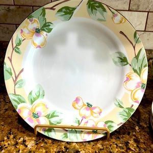 Fairfield Fine China Dogwood Collection Dinner Plate set of 4